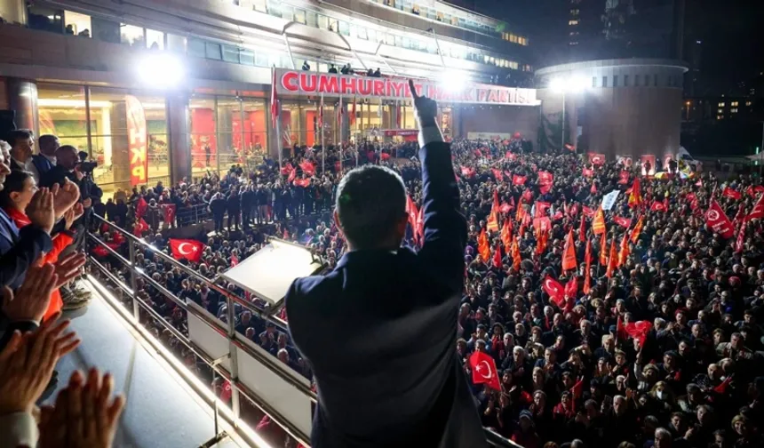 Mutlak butlan sonrası CHP sabaha kadar nöbet tuttu