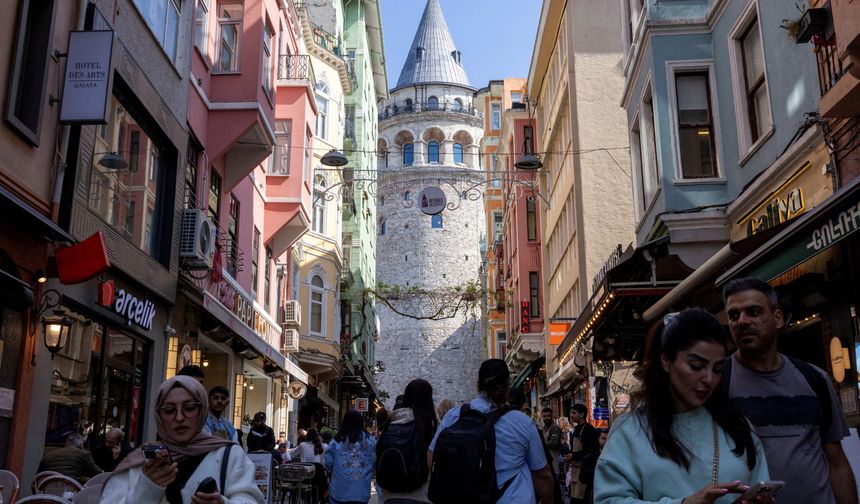 Türkiye pahalandı, turist sayısı mayısta düştü