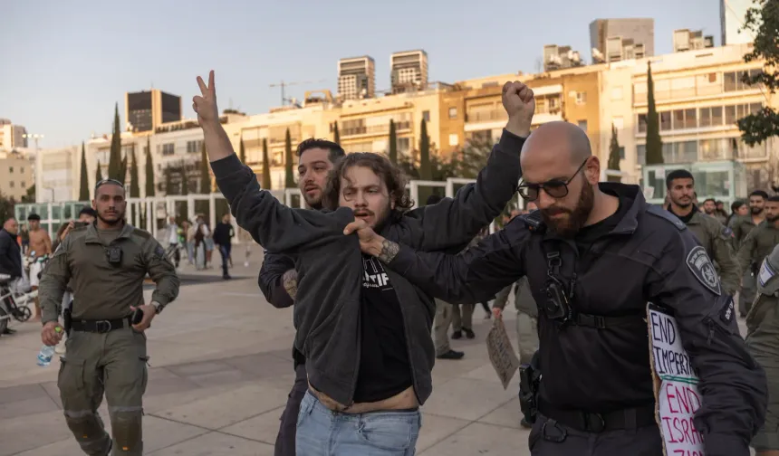 İsrail'de hükümet karşıtı protestolar yeniden büyüdü
