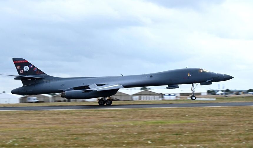 ABD, B-1 bombardıman uçaklarını İngiltere'deki üsten çekti