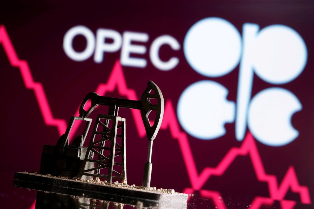 Petrol fiyatları, OPEC+ üretim artışı ve ABD’nin ticaret politikaları nedeniyle geriliyor. Brent petrolü son verilerle varil başına 66,44 dolara düştü.