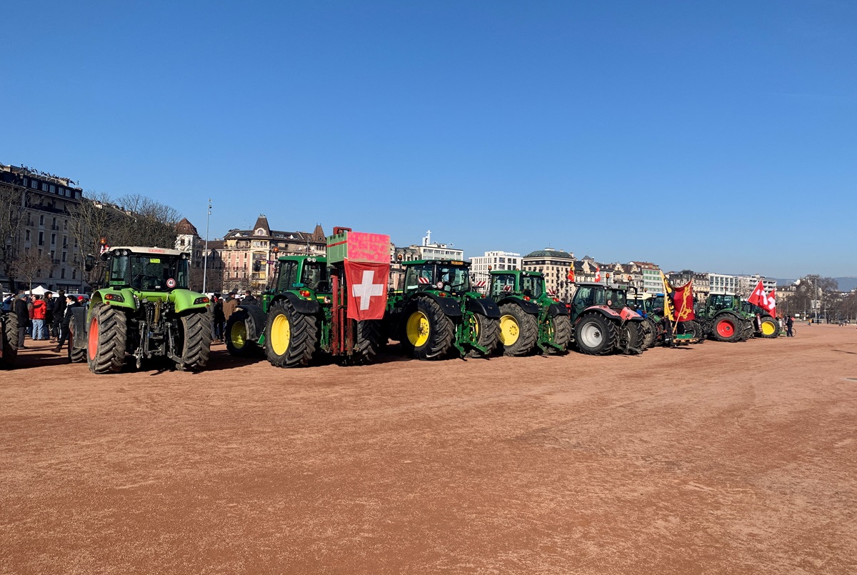Cenevre'de Traktörlerle Çiftçi Yürüyüşü