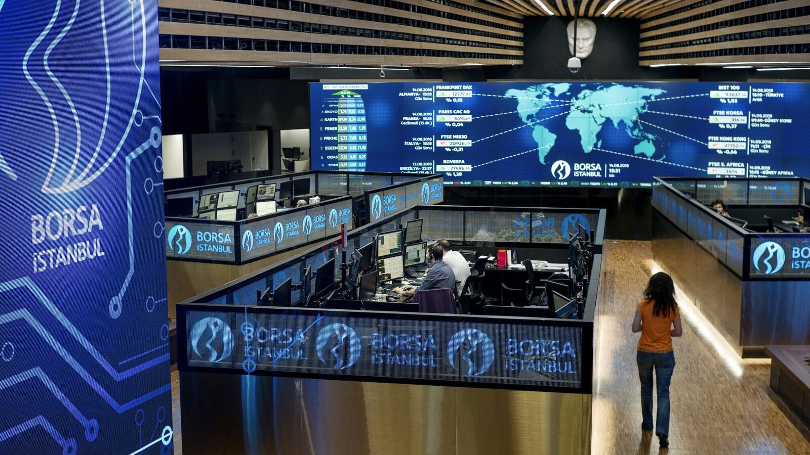 Borsa İstanbul’da işlem gören şirketler, 18 Haziran 2025 tarihinde Kamuyu Aydınlatma Platformu’na (KAP) yaptıkları bildirimlerle yeni yatırımlar, sponsorluk anlaşmaları ve finansal kararlarını kamuoyuna duyurdu.
