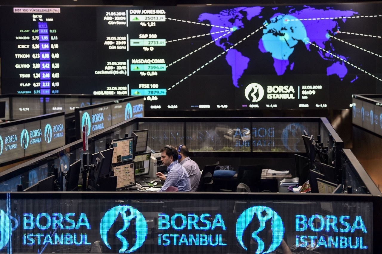 Yabancı yatırımcıların en çok ilgi gösterdiği hisseler arasında BORLS ve SANFM öne çıktı. İş Yatırım’ın 12 Haziran 2025 tarihli raporuna göre, BIST’te yabancı payı sınırlı da olsa artış kaydetti.
