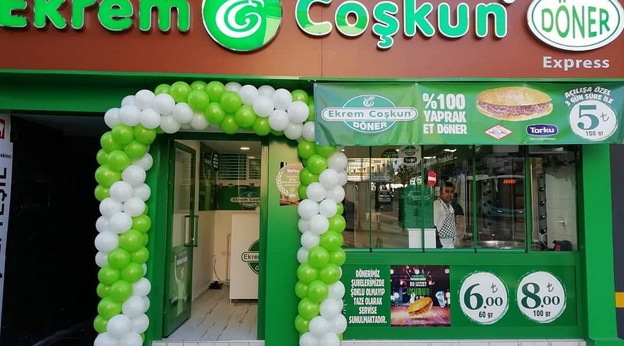 Ekrem Coşkun Döner’e ait bir şube, konkordato sürecine rağmen hizmet vermeye devam ediyor.