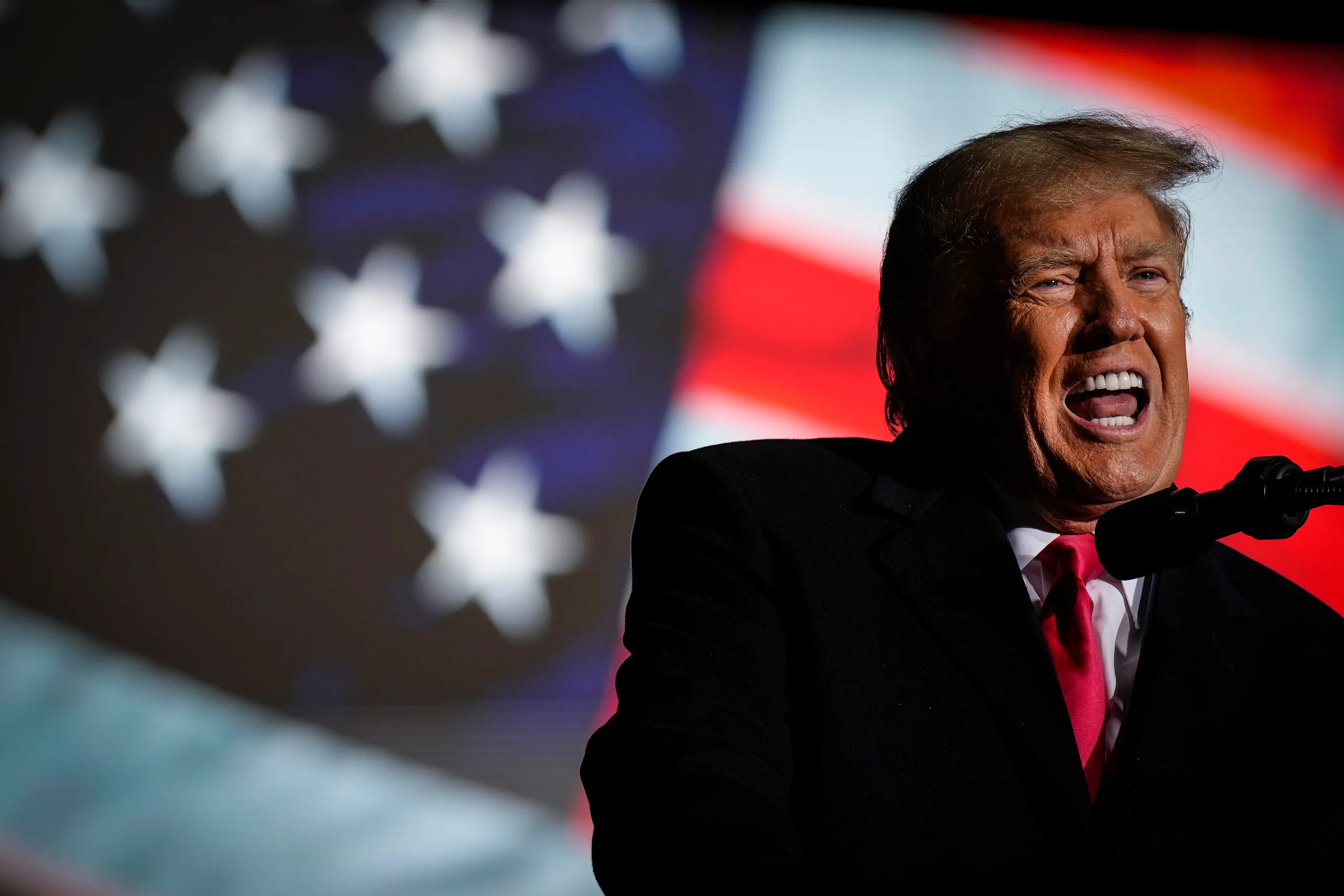 Donald Trump, World Liberty Financial aracılığıyla kripto para sektöründen milyonlarca dolar gelir elde etti.
