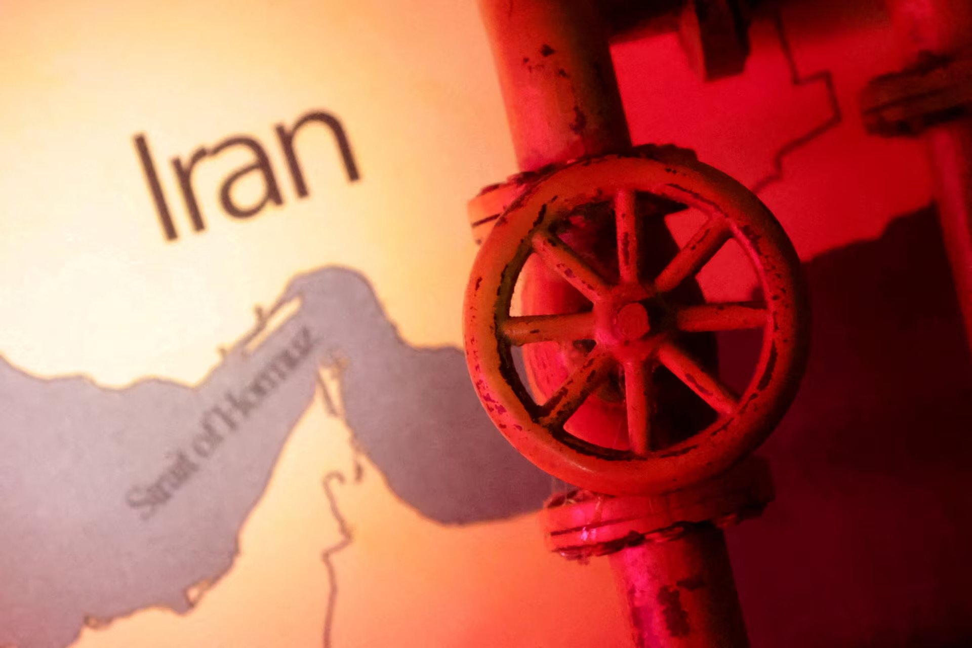 Hürmüz krizi petrol fiyatlarında tahminleri uçurdu