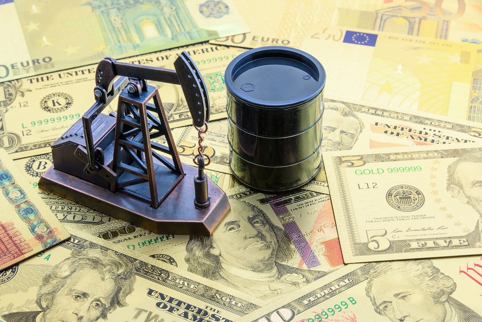 Spekülatörler petrolde net uzun pozisyonu yüzde 9 azalttı