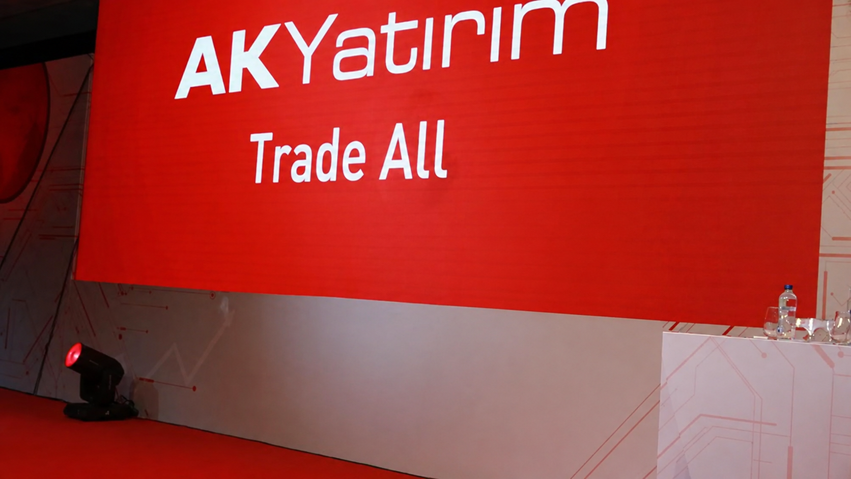 Ak Yatırım'ın halka arz karnesi yatırımcıyı düşündürüyor
