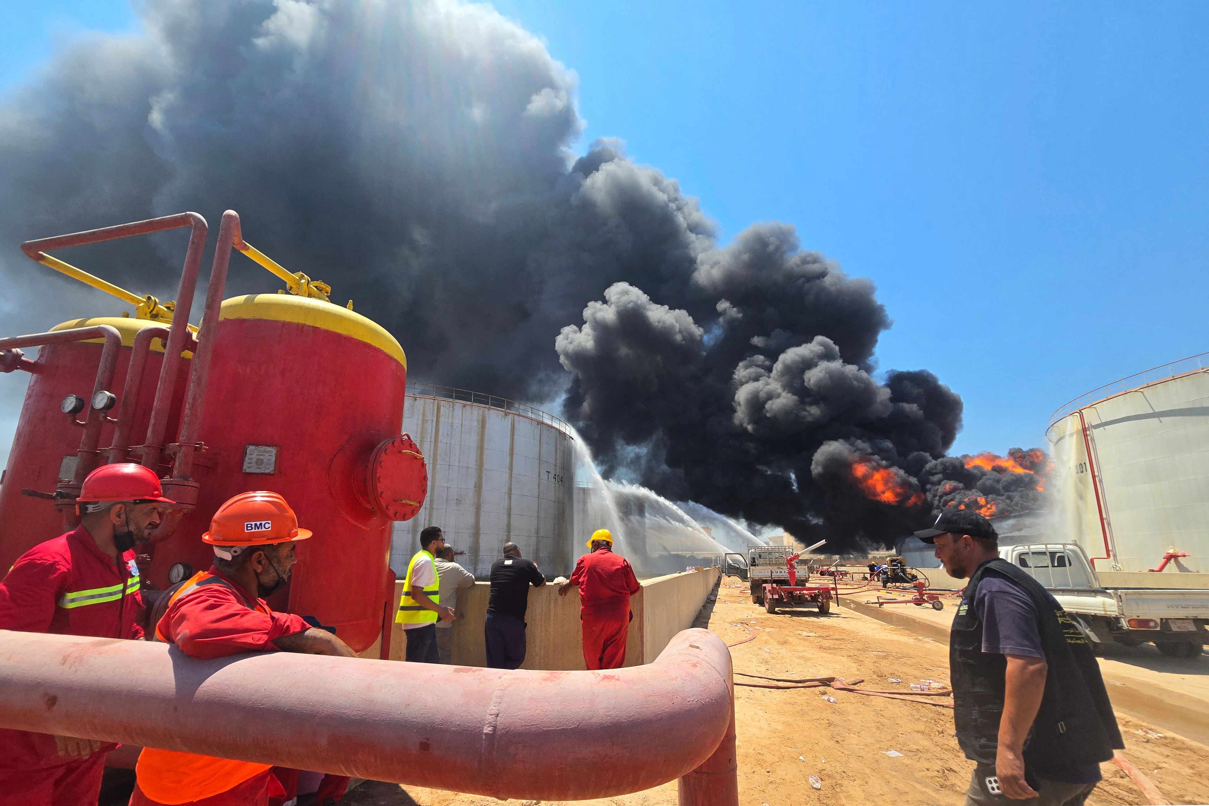 Hürmüz krizi büyürken Suudi petrol hattı kapandı